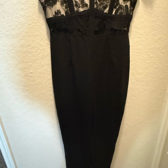 Boohoo Elegant Black Lace Jumpsuit size 6 - Picture 7 of 9